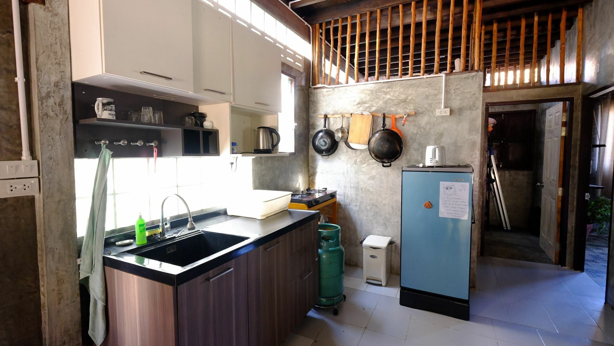 Sweet Life Guesthouse Koh Lanta Exterior photo